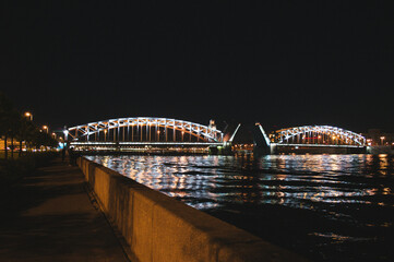 city harbour bridge at night