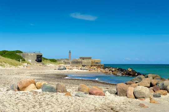 Denmark, Jutland, Skagen, Grenen, beach with grey lighthouse