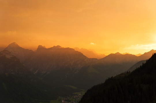 Austria, Tyrol, Maurach, Rofan Mountains at sunset