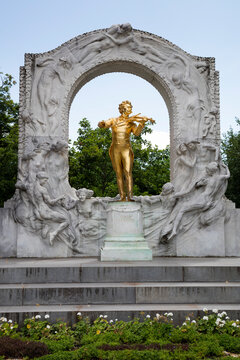 Austria, Vienna, Johann Strauss Monument in Stadtpark