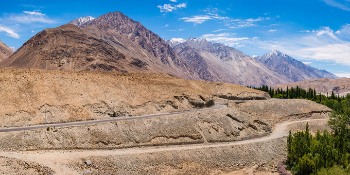 India, Jammu and Kashmir, Ladakh, Nubra Valley, Nubra Valley, Mountain landscape