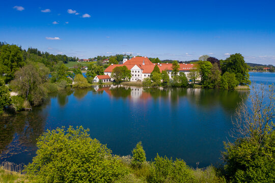 Germany, Bavaria, Seeon-Seebruck, Seeon Lakes and Seeon Abbey in summer