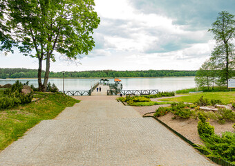 gołdap jezioro molo mostek park ogród - obrazy, fototapety, plakaty