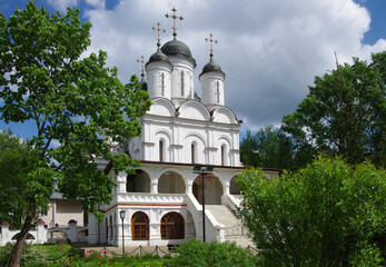 Fototapeta premium GOLITSYNO, RUSSIA - May, 2021: The estate of the Golitsyns 