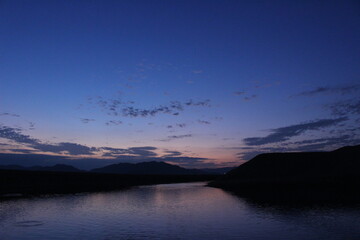 マジックアワーの瀬戸内海の景色　山口県光市の夕日のヒカリと輝き