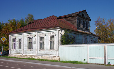 Fototapeta na wymiar Kolomna, Russia - October, 2021: Old wooden houses on the streets of the town
