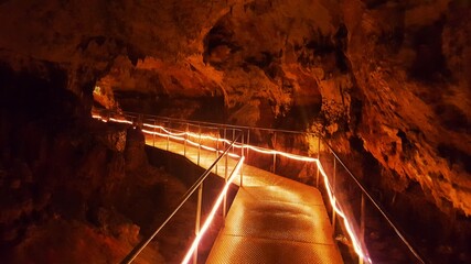 Stroll inside the Great Cave