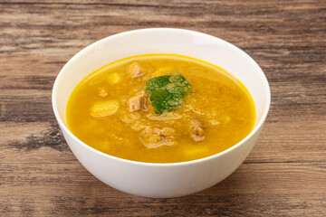 Pea soup with smoked meat