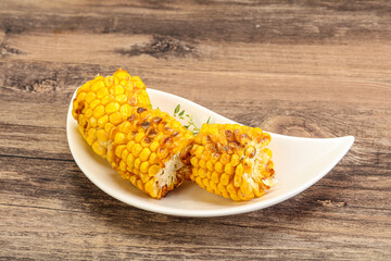 Grilled corn with oil and salt