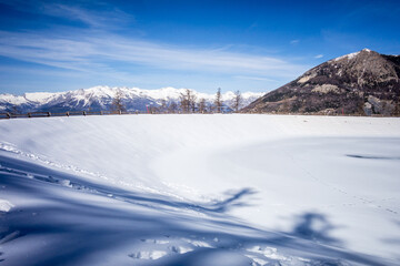Fototapeta na wymiar Mountain lake landscape in winter