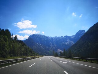 road to the mountains