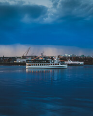 Fototapeta na wymiar yacht at Boston river, Boston Massachussets