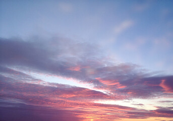 Naklejka premium Awesome clouds and sunset