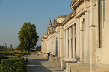 Obraz premium Il cimitero cittadino di Caravaggio in provincia di Bergamo, Lombardia, Italia.