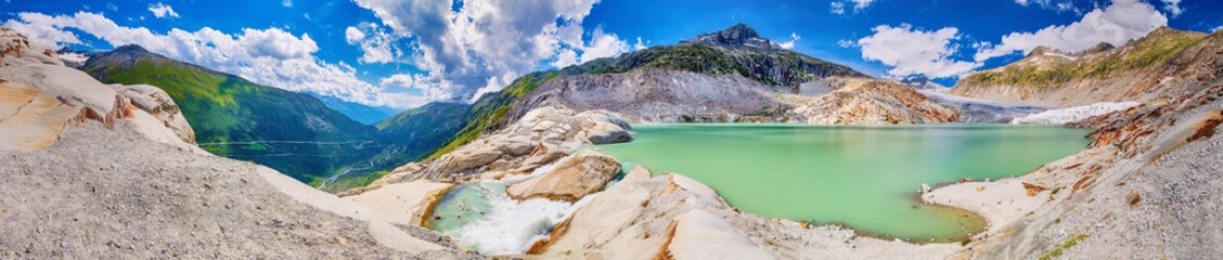 Rhonegletscher und Gletschersee in den Schweizer Alpen, Wallis, Schweiz