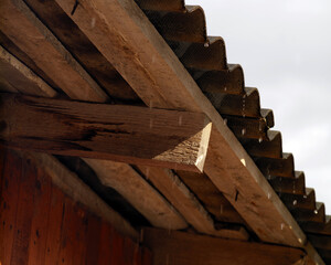 roof wooden crossbar
