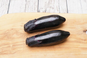 茄子 (Eggplant)