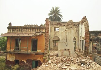 Fototapeta premium abandoned building in india