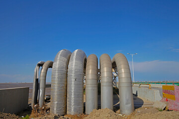 Oil pipes and valves