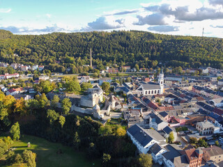 The town of Elsterberg with castle ruins from above - obrazy, fototapety, plakaty