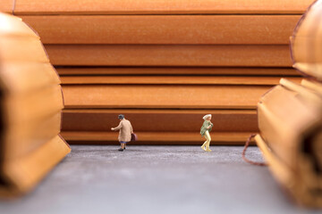 Obraz premium Miniature ideas are found in the vast knowledge