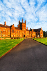 Sydu left way to gate vert