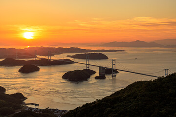 亀老山展望公園から見た夕日としまなみ海道　愛媛県今治市　Shimanami Kaido...