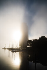Wkiking Turm Schleswig im Nebel beim Sonnenaufgang