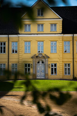 Fototapeta na wymiar Eingang Prinzen Palais in Schleswig