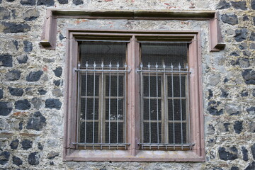 Fototapeta na wymiar vergittertes Fenster