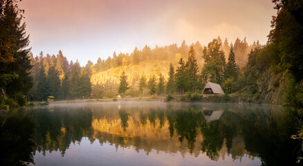 Panorama Bergsee Ebertswiese am Rennsteig im herbstlichen Licht