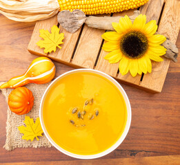 Leckere Kürbissuppe im Herbst