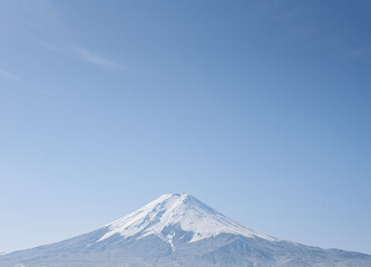 Fototapeta na wymiar 新倉山浅間神社からの富士山
