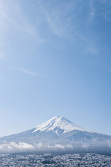 Fototapeta na wymiar 新倉山浅間神社からの富士山