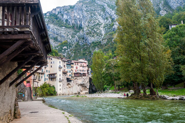 Pont-en-Royans et ses maisons suspendues