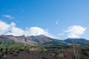 秋が間近な十勝岳山頂
