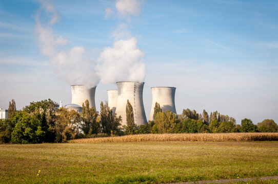 Tours de refroidissement de centrale nucl&eacute;aire