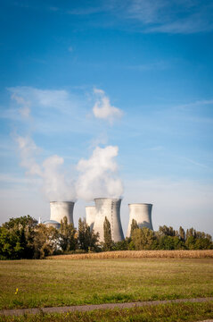 Tours de refroidissement de centrale nucl&eacute;aire