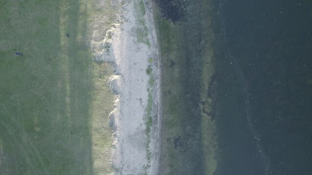 Plan en drone du Lac de L&eacute;ry-Poses en Normandie filmer a la Mavic Air 2s en  D Log 