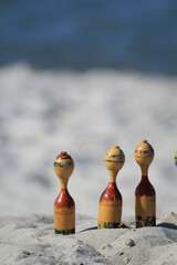 Kinderspielzeug am Strand der Ostsee. Sandkastenspielzeug.