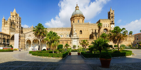 Obraz premium Palermo cathedral panoramic view on a summer day, Sicily, Italy
