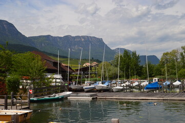 Beautiful Lago di Caldaro with mountains behind 