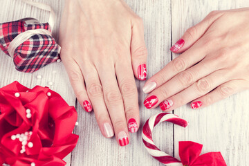 art christmas manicure, red and white color
