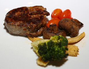 steak with vegetables