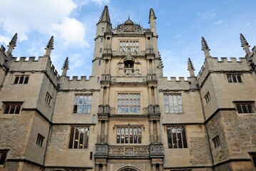 Fototapeta na wymiar The Tower of the Five Orders of the 400 year old Bodleian Library built in 1602 in Oxford, England, UK