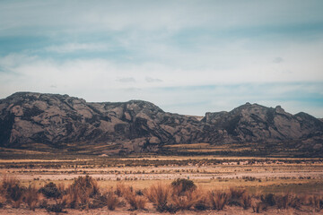 Paisaje de las montañas en el altiplano de Los Andes