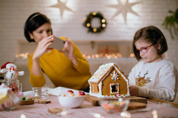 Decorating gingerbread house