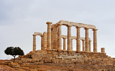 Obraz premium The ruins of temple of Poseidon Greece