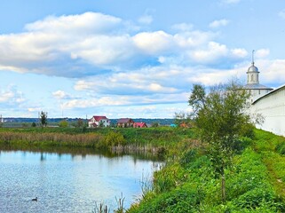 Fototapeta na wymiar Russia, Pereslavl-Zalessky, nature, clouds, pond, view, monastery