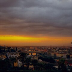 Fototapeta premium Panoramic view of Florence at sunset